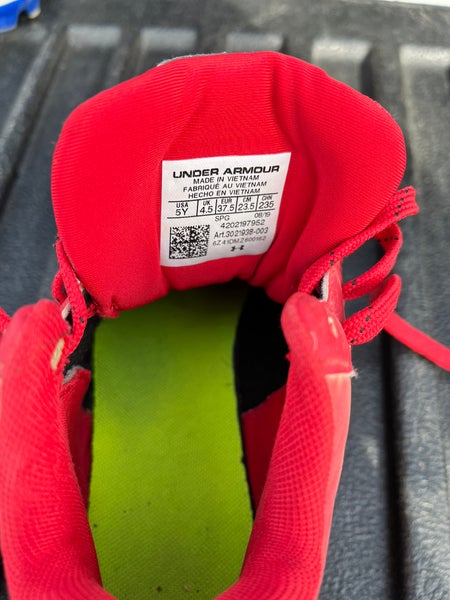 Under Armour Youth Cleats- 5Y