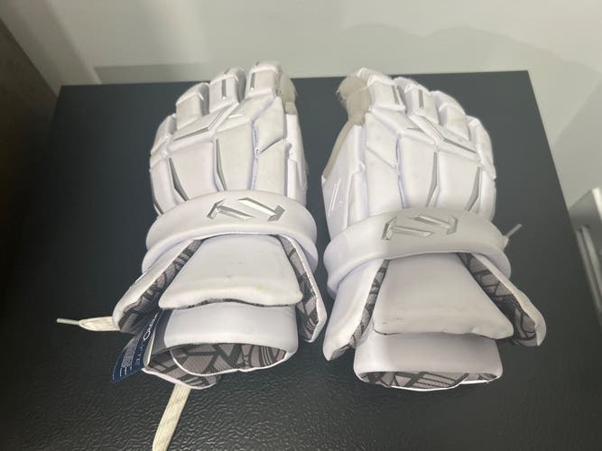 True Zerolyte Lacrosse Gloves