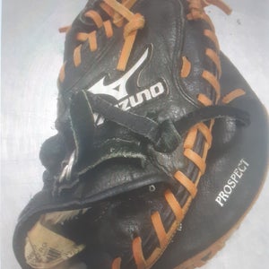 Used Mizuno Right Hand Throw Catcher's Power Close II Baseball Glove 32.5"