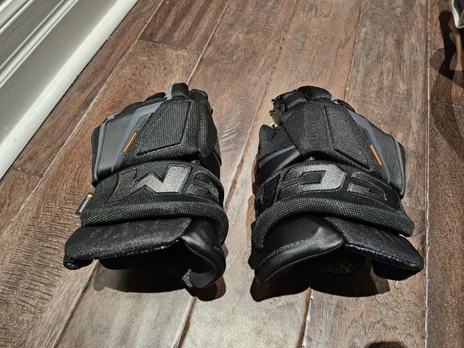 Used CCM Tacks XF Pro Gloves 14"