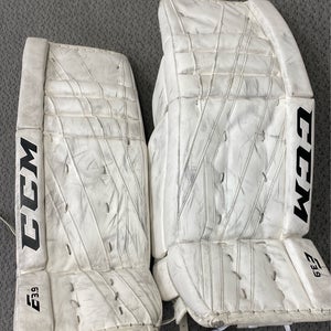 31" + 1" CCM Extreme Flex E3.9 Used White Intermediate Goalie Leg Pads