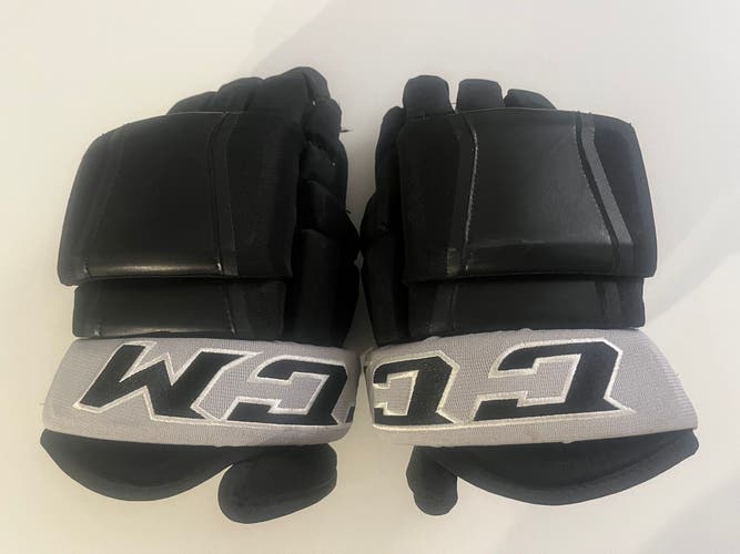 14” LA Kings Gloves