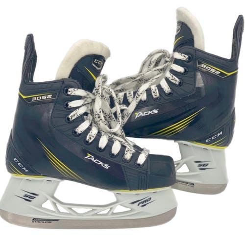 CCM Tacks 3052 Ice Hockey Skates Junior Regular Width Size 2