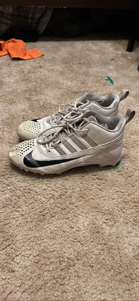 White Used Adult Mid Top Molded Cleats Huarache