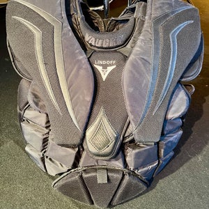Used Large Vaughn Velocity V6 2000 Pro Carbon Goalie Chest Protector Pro Stock