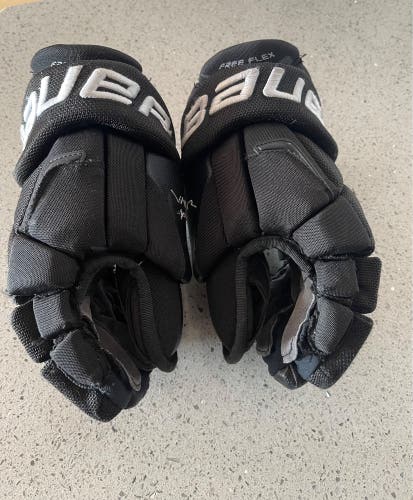Bauer Vapor APX 2 hockey gloves 11”