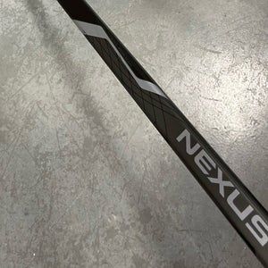 Used Junior Bauer Nexus 600 Hockey Stick Right Handed P92