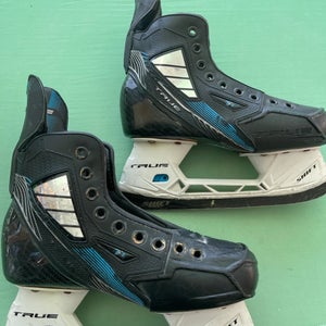 True TF9 Hockey Skates | Junior 2.5 | Regular