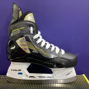 New Intermediate True Catalyst 7 Hockey Skates Regular Width 6