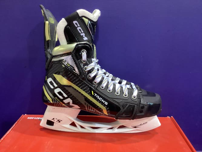 New Senior CCM AS-V Pro Hockey Skates Regular Width 8