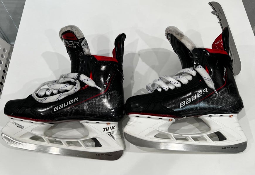Used Senior 2021 Bauer Vapor 3X Pro Hockey Skates 8 SidelineSwap