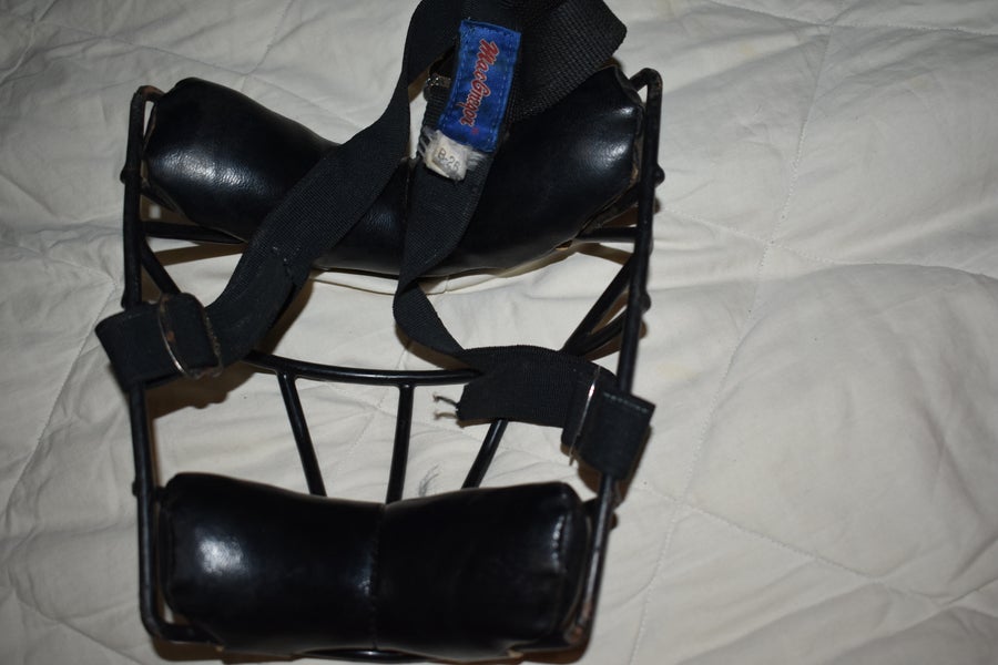 MacGregor B26 Catcher's Mask, Black