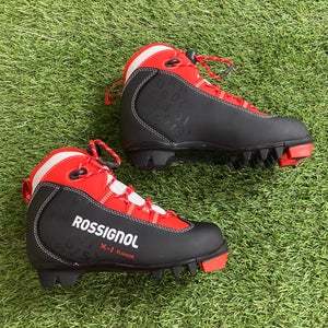 New Rossignol X1 Jr. Size 3.5 (35) Cross Country Ski Boots