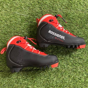 New Rossignol X1 Jr. Size 2 (33) Cross Country Ski Boots