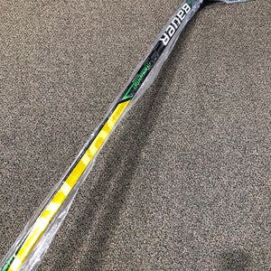 New Intermediate Bauer Supreme UltraSonic Hockey Stick Right Handed P92