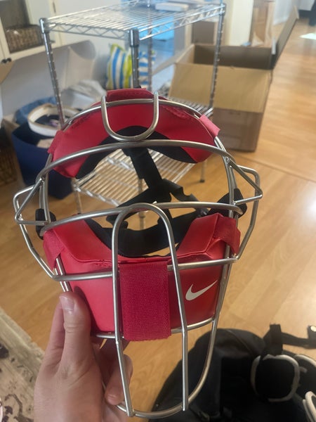 New  Nike Catcher's Mask