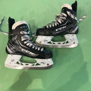 Used Intermediate CCM RibCor 64K Hockey Skates (Regular)- Size: 4.5