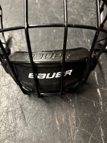 Used Medium Bauer Full Cage Profile II Facemask