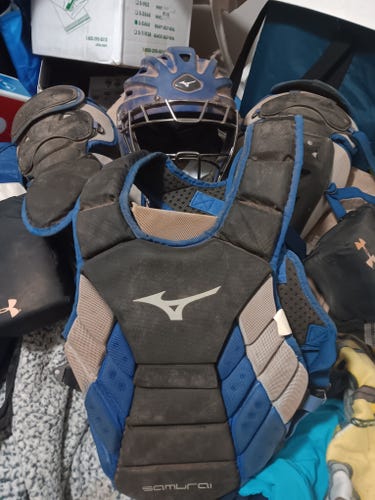 Used Mizuno Samurai Catcher's Set