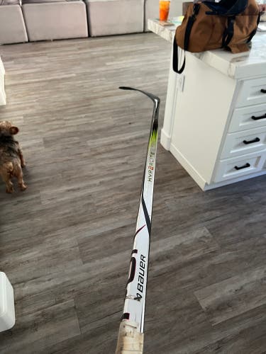 Used Intermediate Bauer Right Handed P92 Vapor Hyperlite 2 Hockey Stick