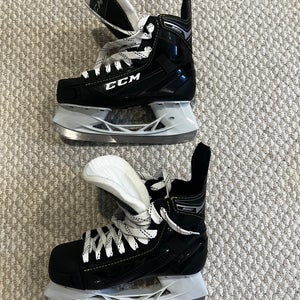 Used Junior CCM Regular Width  Size 4 Super Tacks 9350 Hockey Skates