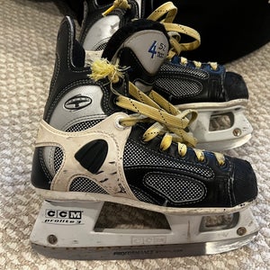 Used  CCM Regular Width  Size 4 Tacks 452 Hockey Skates
