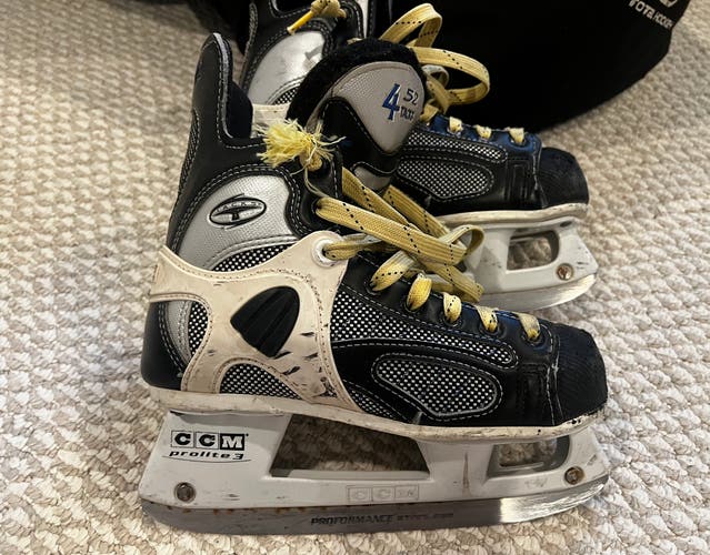 Used  CCM Regular Width  Size 4 Tacks 452 Hockey Skates