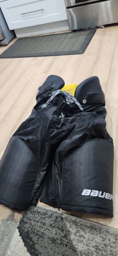 Used Senior Medium Bauer Hockey Pants like new