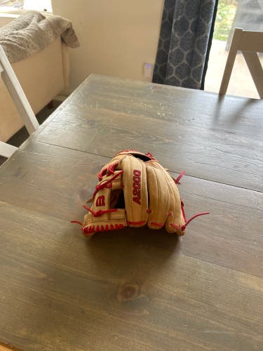 Used 2022 Infield 11.75" A2000 1786 Baseball Glove