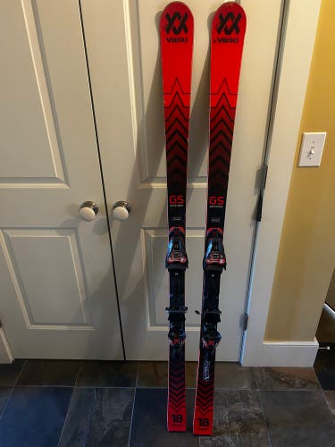 Volkl Racetiger GS Skis