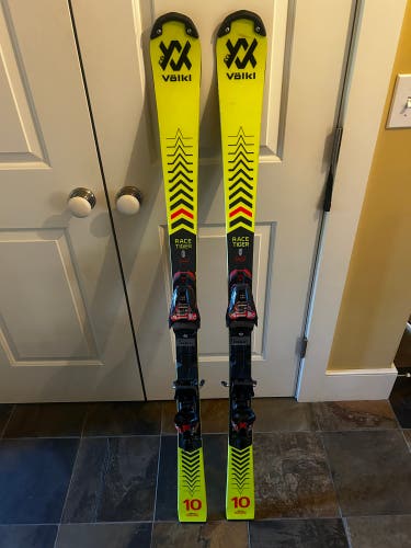 Volkl Racetiger SL Skis
