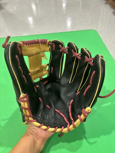 Black Used Wilson A700 Right Hand Throw Baseball Glove 11.5"