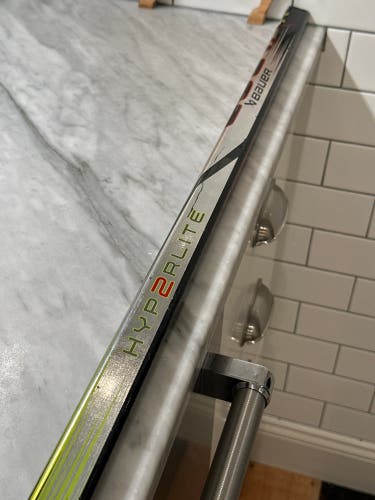 Used Junior Bauer Vapor Hyperlite 2 Left 50 Flex P28 Stick