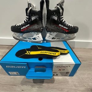 Used Bauer Regular Width  Size 6.5 Vapor X3 Hockey Skates With New Original Insoles