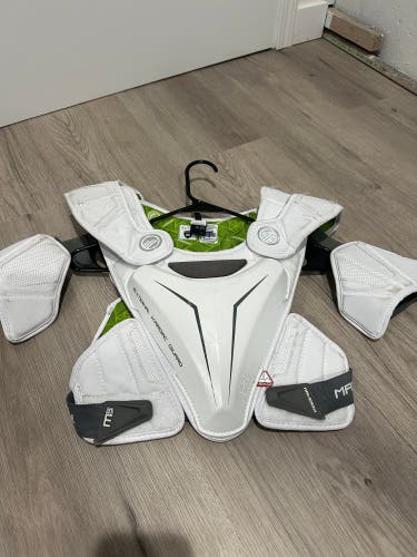 Used Medium Maverik M5 EKG Lacrosse Shoulder Pads