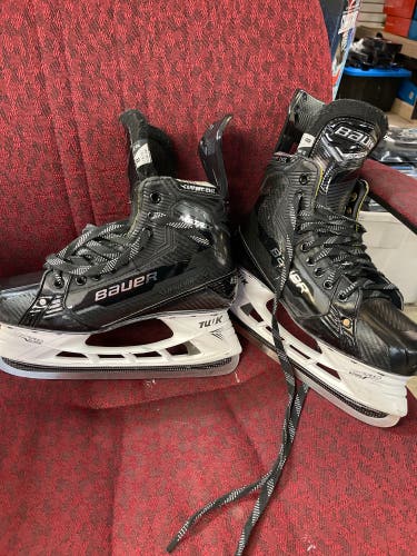 Used Bauer 8 Supreme Matrix Hockey Skates