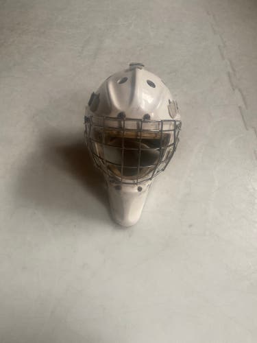 Senior Bauer 960 Goalie Mask - Pending