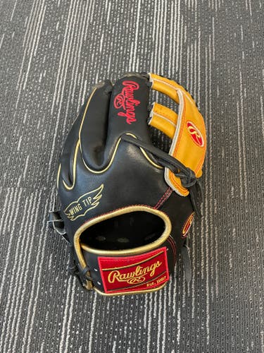Used Infield Right Hand Throw Rawlings Heart of the Hide Baseball Glove 11.75"