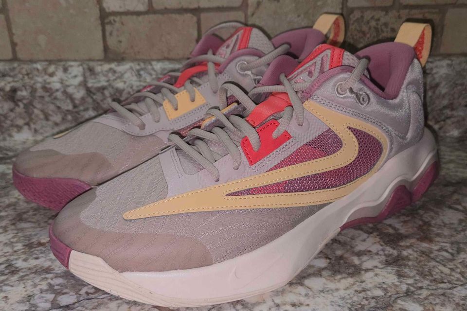 Nike Giannis Immortality 3 Basketball Shoes DZ7533-200 Multicolor Size 10 Mens Nike Giannis Immortality 3 Fossil Stone Celestial Shoes  main image 2