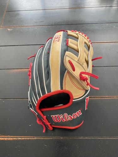 Used  Outfield 12.75" A2K Baseball Glove