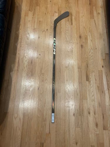 New Intermediate CCM Right Handed P28 55 Flex Jetspeed FT7 Pro Hockey Stick