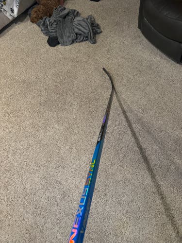 New Senior Bauer Right Handed P28  Nexus Sync Hockey Stick
