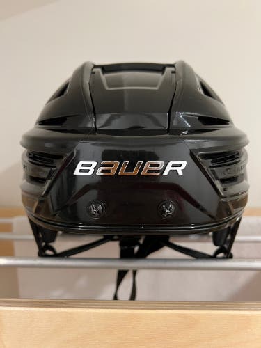 Medium Bauer Re-Akt 150 Helmet