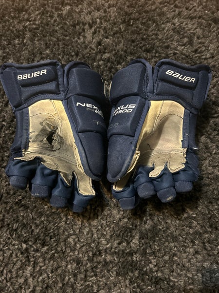 Used Bauer 13" Nexus 2900 Gloves