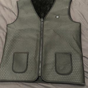 Battery operated heated warming vest