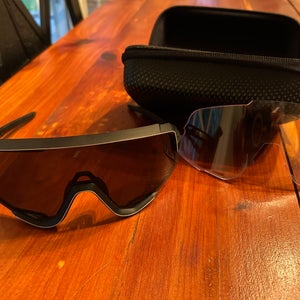 New Unisex 100% Sunglasses