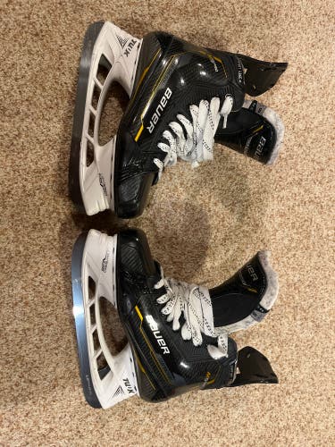 Used Senior Bauer Regular Width   8 Supreme M5 Pro Hockey Skates