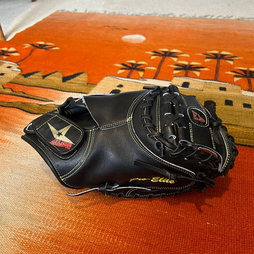 Brand New All Star CM3000SBK Catcher's Glove 33.5"