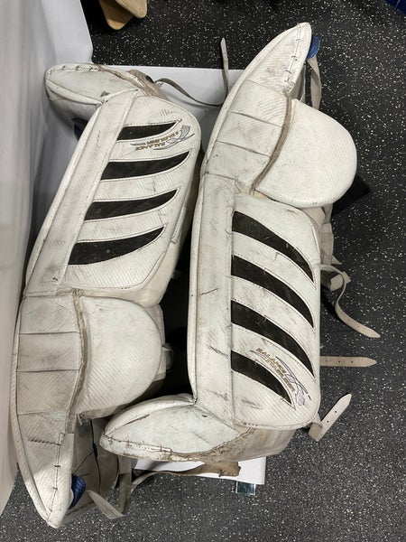 Used 36" Vaughn Velocity V2 Goalie Leg Pads