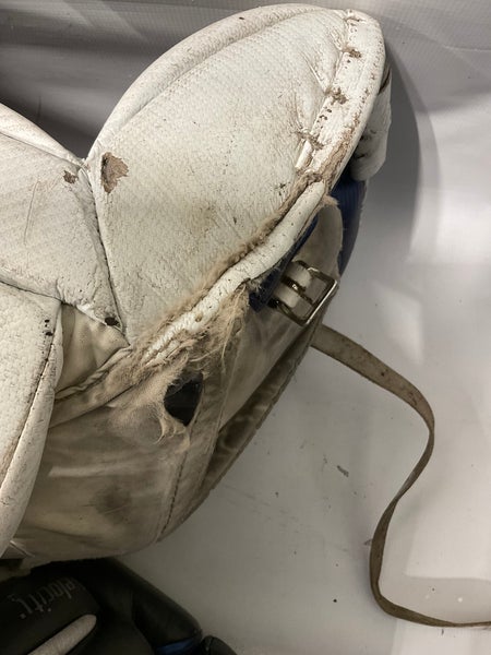 Used 36" Vaughn Velocity V2 Goalie Leg Pads